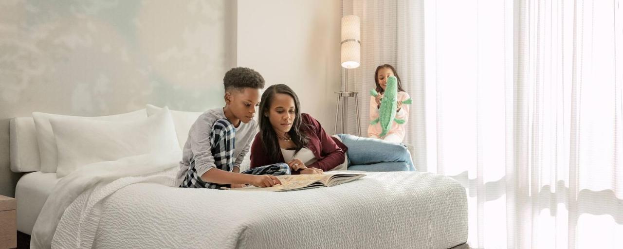 Courtyard By Marriott New York Queens, Jamaica Buitenkant foto